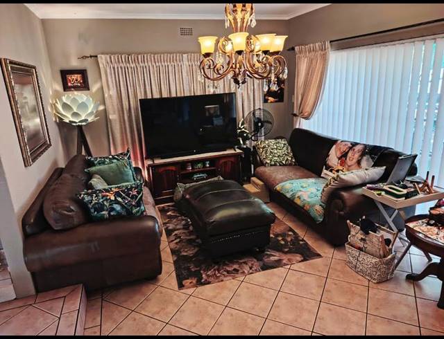 4 BEDROOM HOUSE FOR SALE IN MULBARTON